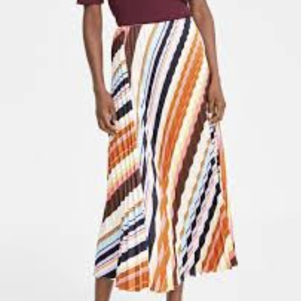 On 34th Womans‎ Pleated Maxi Skirt Size M New